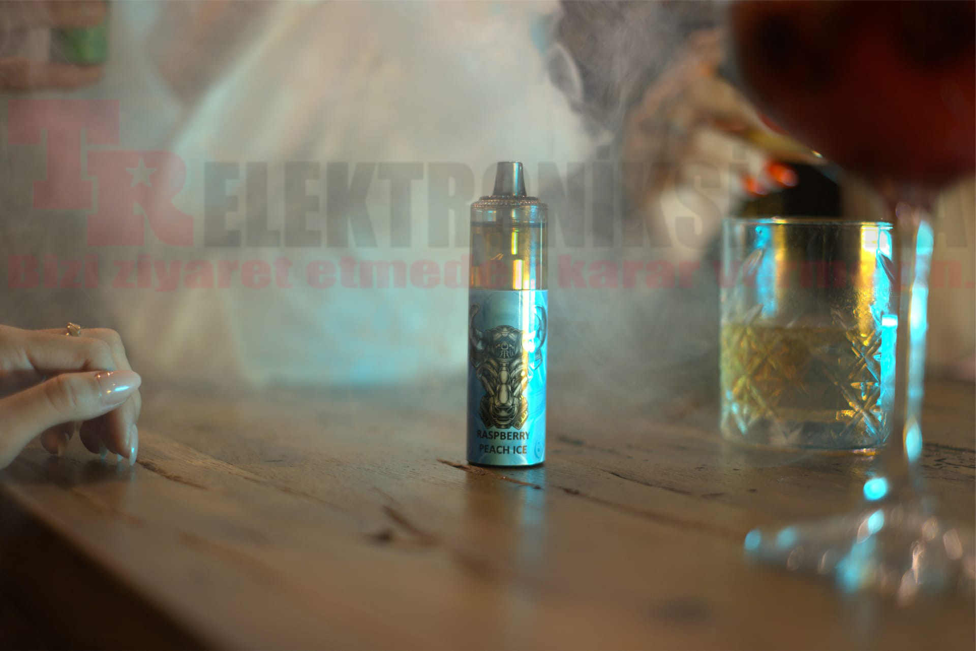 Saltica Cyberpunk 12000 Puff Bar 50mg Nikotin Blueberry Sour Raspberry